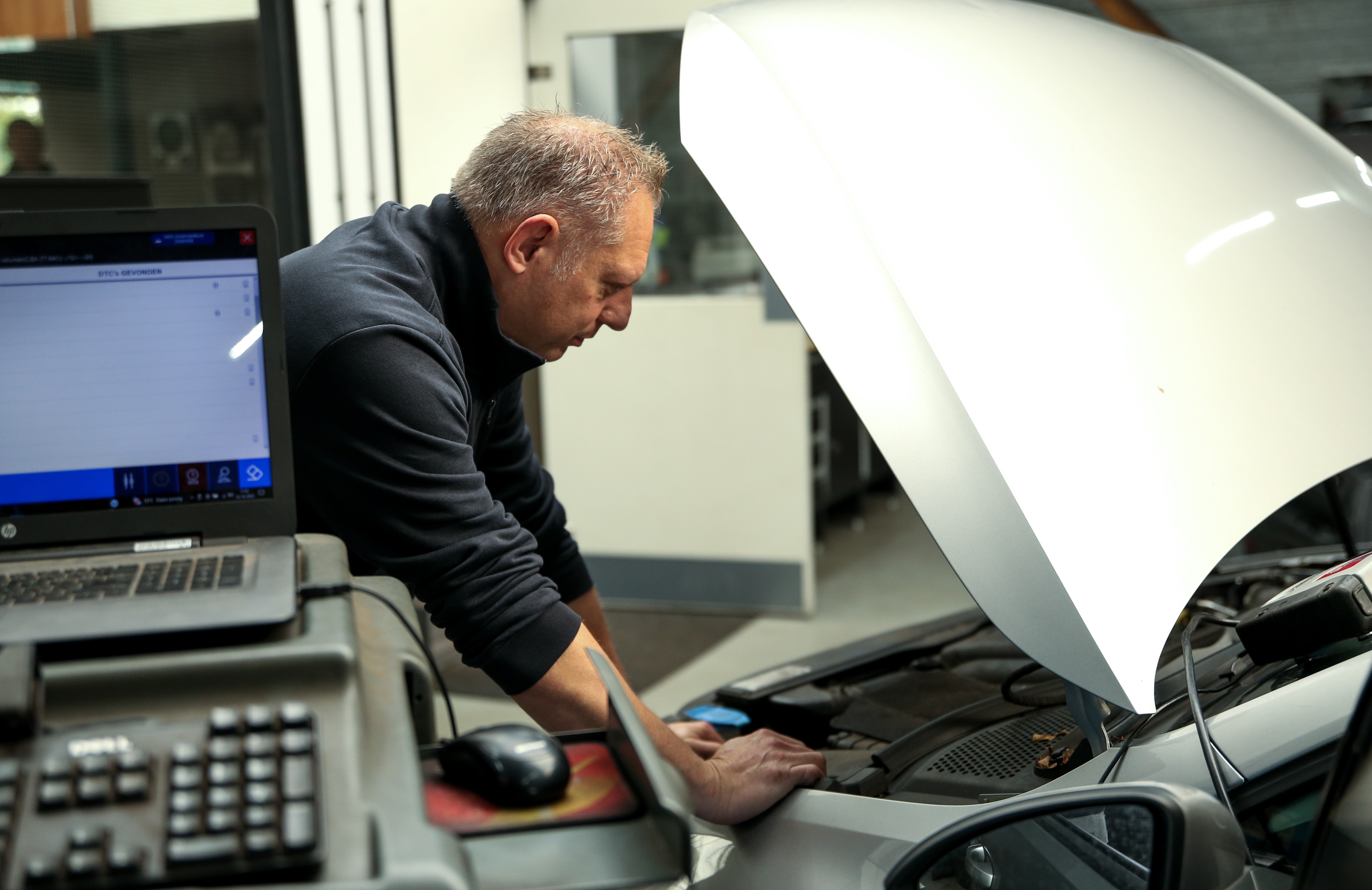 Content 20_content_image_1767885501373791413.jpg Eerste Autotechnicus (APK) | Autobedrijf Boshouwers de Beer