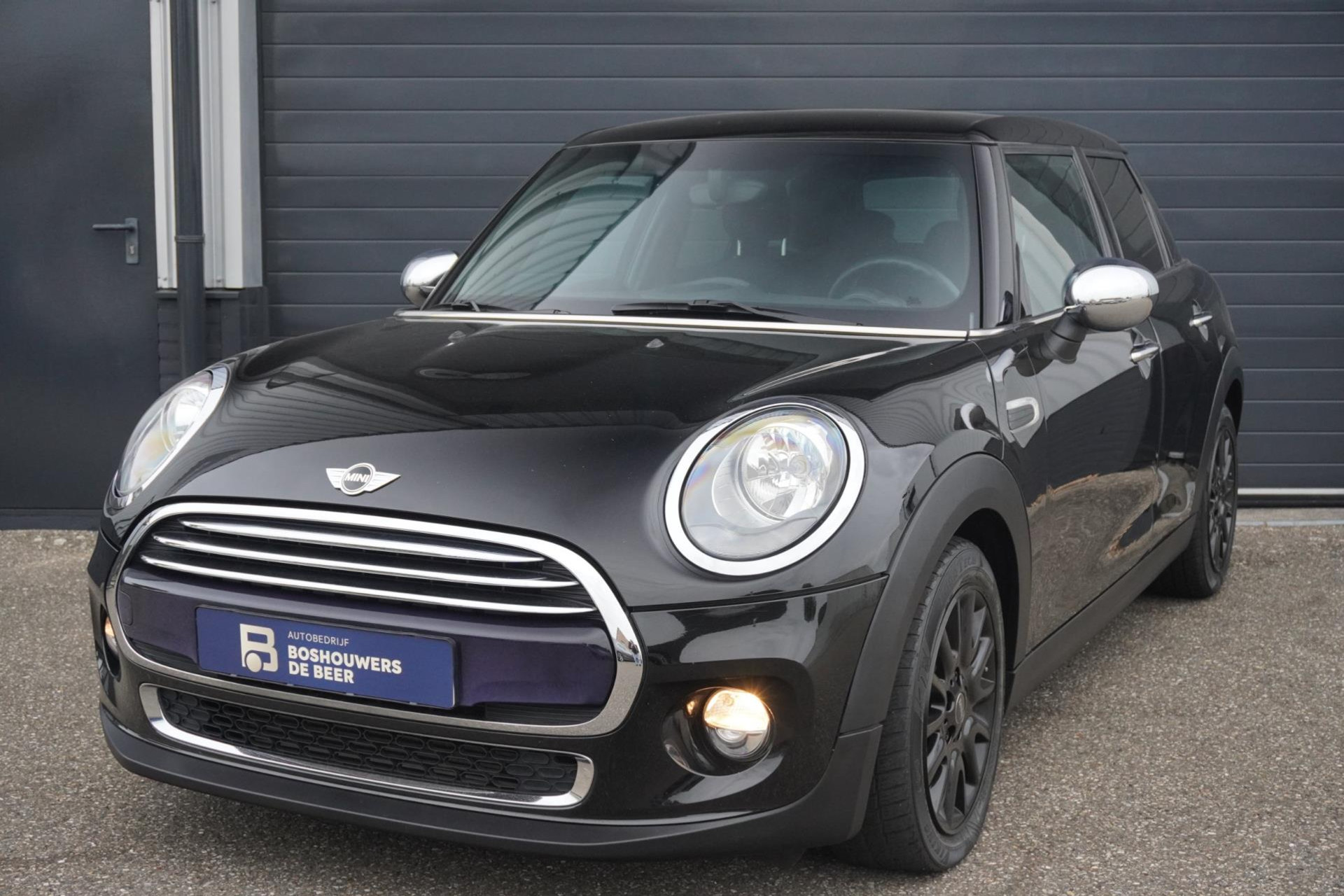 MINI Cooper Mini 1.5 Business 45734891-0.jpg | Autobedrijf Boshouwers de Beer