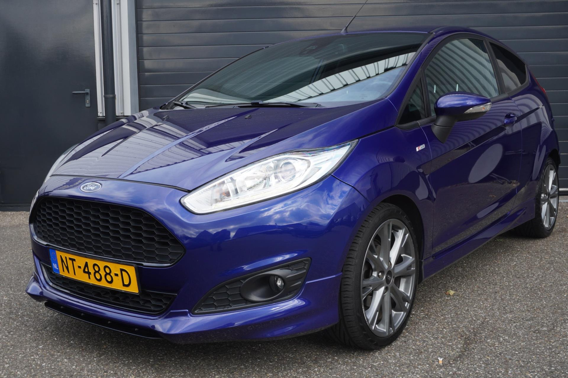 Ford Fiesta 1.0 EcoBoost ST Line | Navigatie | Climate Control | 125 pk | Dealeronderhouden | orig. NL auto 47921019-0.jpg | Autobedrijf Boshouwers de Beer