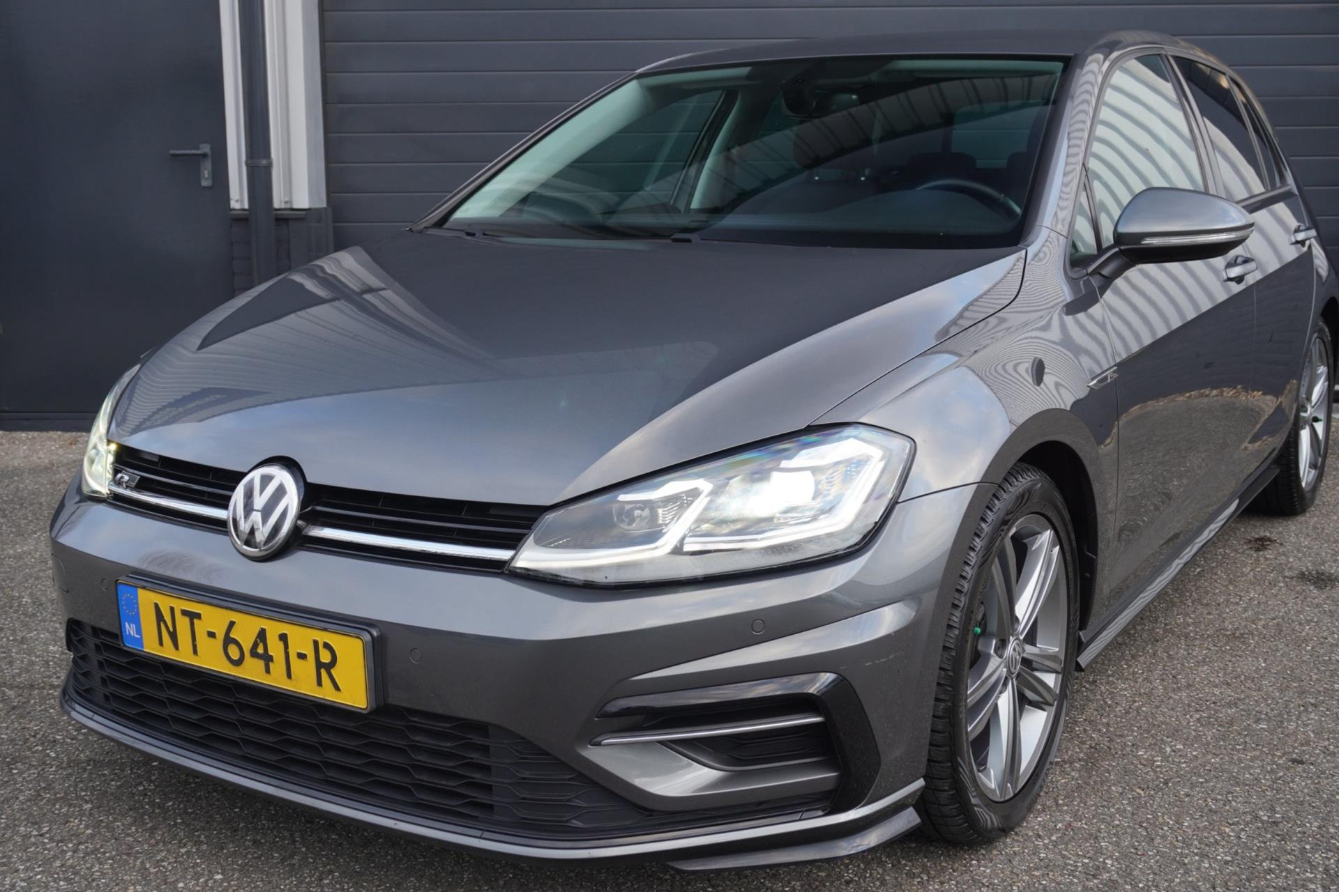 Volkswagen Golf 1.4 TSI Highline | R-Line | All-Season | LED | Dynamische achterlichten 49673123-0.jpg | Autobedrijf Boshouwers de Beer