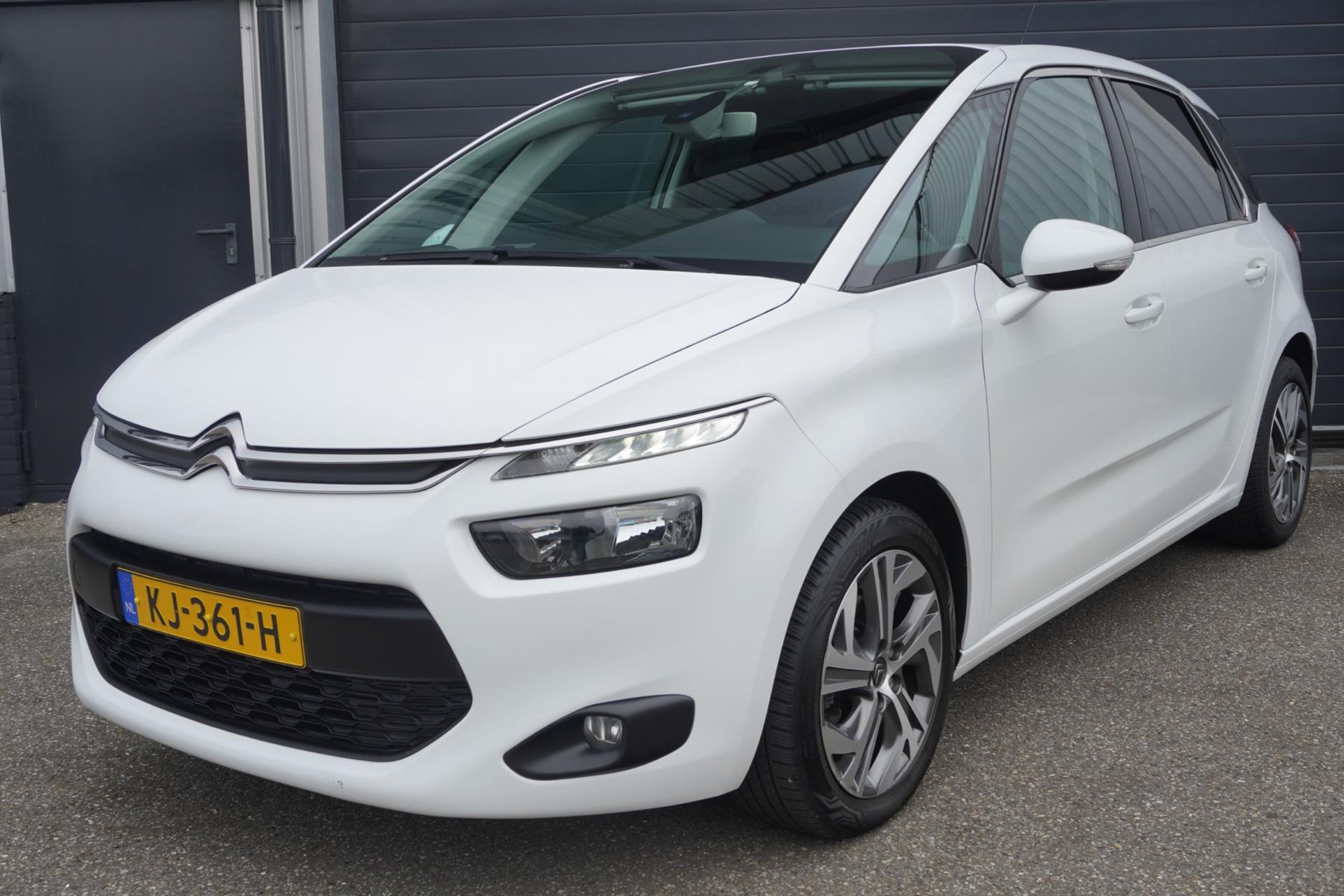 Citroën C4 Picasso 1.2 PureTech Selection | Trekhaak | Navigatie | Climat Control | Camera | Massage 50704472-0.jpg | Autobedrijf Boshouwers de Beer