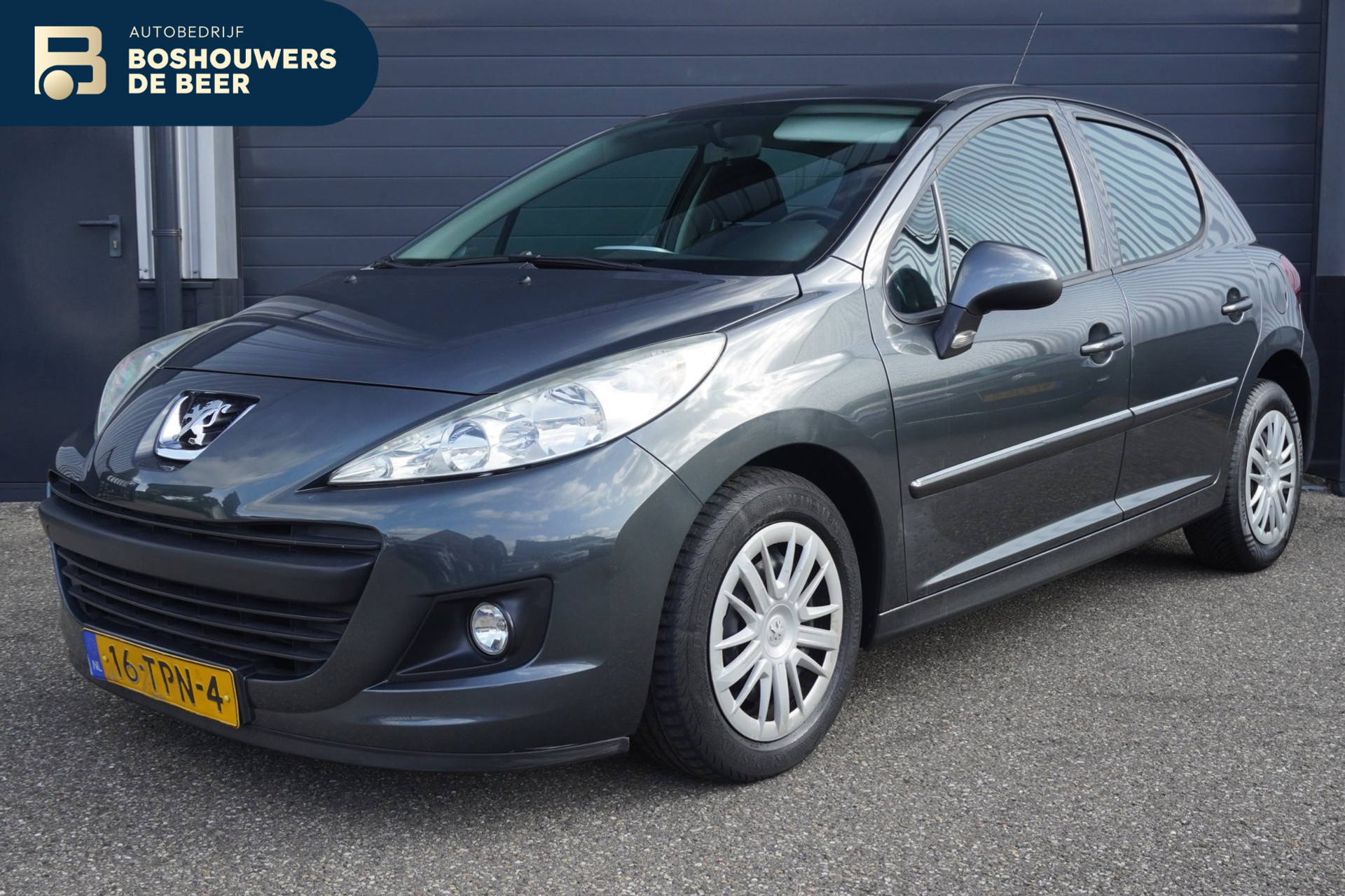 Peugeot 207 1.4 VTi Access | Airco | Trekhaak | NAP | Orig NL | Complete Onderhoudshistorie 56805385-0.jpg | Autobedrijf Boshouwers de Beer